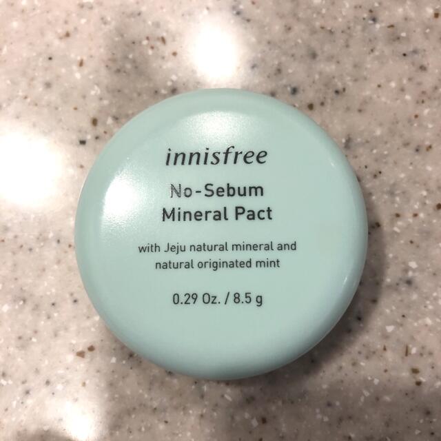 Innisfree(イニスフリー)の☆イニスフリー ノーセバム ミネラルパクト 8.5g☆ コスメ/美容のベースメイク/化粧品(フェイスパウダー)の商品写真