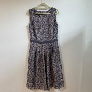 ローラアシュレイ(LAURA ASHLEY)の美品　ローラアシュレイ　7号　ペイズリーワンピース(ひざ丈ワンピース)