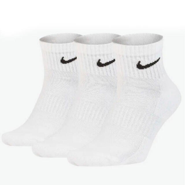 NIKE(ナイキ)のナイキ 3足組ソックス　新品　未使用　送料込み　27〜29cm白生地　靴下 メンズのレッグウェア(ソックス)の商品写真