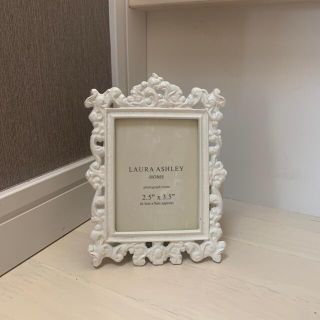 新品 ローラアシュレイ LAURA ASHLEY 写真立て フォトフレーム
