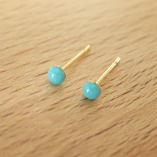 【夏ターコイズ小粒3mm】小さめカボション一粒ピアス アレルギー対応 シンプル(ピアス)