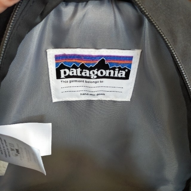 patagonia(パタゴニア)の☆パタゴニア patagonia 黒 リュックサック 15L キッズ☆ キッズ/ベビー/マタニティのこども用バッグ(リュックサック)の商品写真