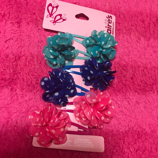 claire's(クレアーズ)の新品 クレアーズ ドットフラワーピン レディースのヘアアクセサリー(ヘアピン)の商品写真