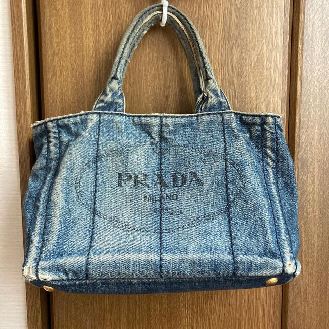 バッグPRADA カナパ