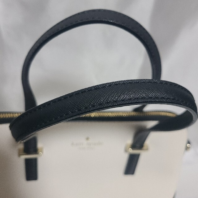 kate spade new york(ケイトスペードニューヨーク)のkate spade　ハンドバッグ　おまけ付き レディースのバッグ(ハンドバッグ)の商品写真