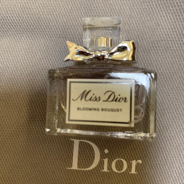 Christian Dior(クリスチャンディオール)のミスディオール ブルーミングブーケ ミニチュア 香水 コスメ/美容のキット/セット(サンプル/トライアルキット)の商品写真