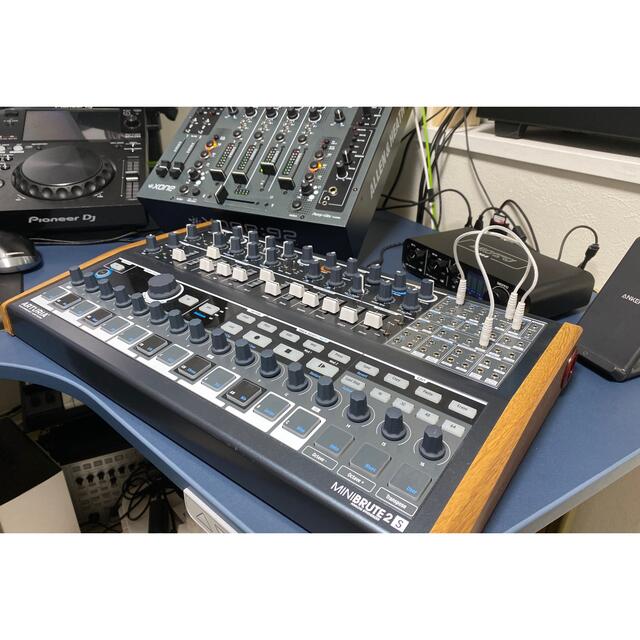 Arturia Mini Brute 2S 楽器の鍵盤楽器(キーボード/シンセサイザー)の商品写真