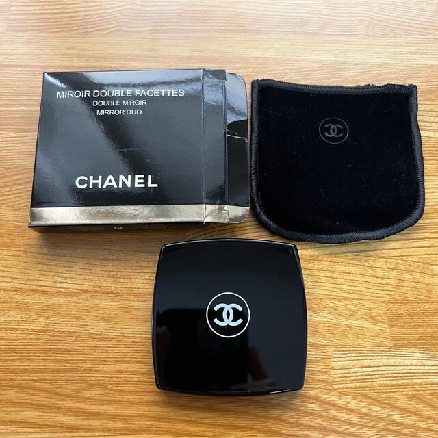 CHANEL(シャネル)の【新品未使用】CHANEL シャネル コンパクトミラー レディースのファッション小物(ミラー)の商品写真