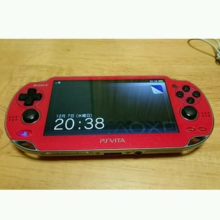 ソニー(SONY)の【PSVITA】 本体 PCH-1100 赤 レッド(携帯用ゲーム機本体)