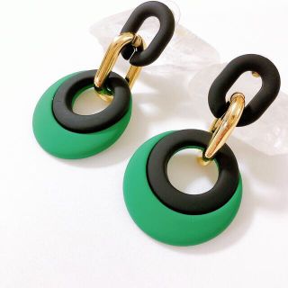 ザラ(ZARA)のGreen(ピアス)