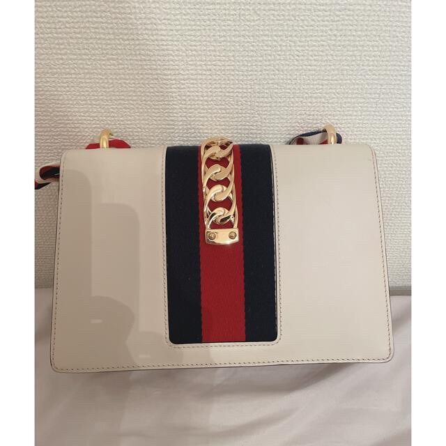 Gucci(グッチ)のGUCCIシルヴィ✴︎Jinju様 レディースのバッグ(ショルダーバッグ)の商品写真