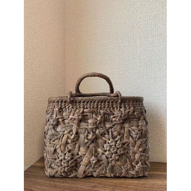 LOEWE　ロエベ スモールシェルバスケットバッグ イタリア正規品 新品 A223096X01 9943