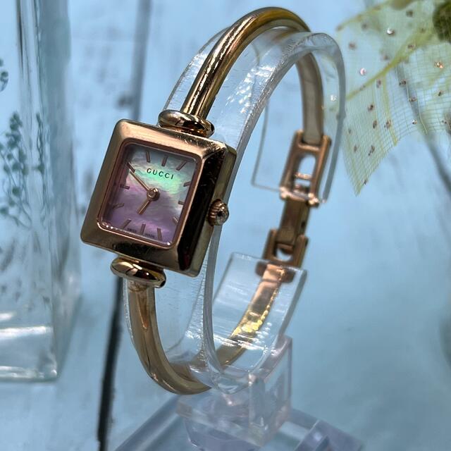 Gucci YA019521 ゴールドピンクパール レディース スクエアウォッチ | フリマアプリ ラクマ