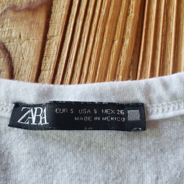 ZARA(ザラ)のZARA ロゴTシャツ Sサイズ レディースのトップス(Tシャツ(半袖/袖なし))の商品写真