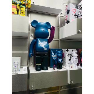 ルはご MEDICOM TOY - BE@RBRICK René Magritte 1000%の通販 by ひでぽん's shop｜メディコム