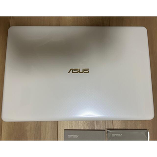 ASUS VivoBook F542U 新品未使用　ホワイト