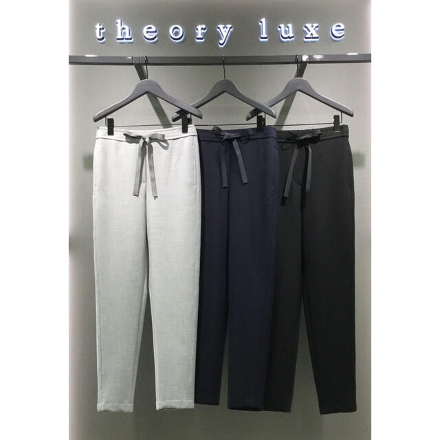 Theory luxe(セオリーリュクス)の theory luxe ウォッシャブル　カジュアルパンツ　クロップドパンツ40 レディースのパンツ(クロップドパンツ)の商品写真