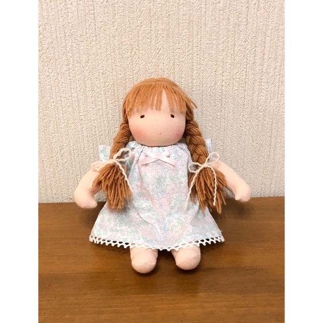 ウォルドルフ人形(20cm)+リバティ子ども服のセット - www