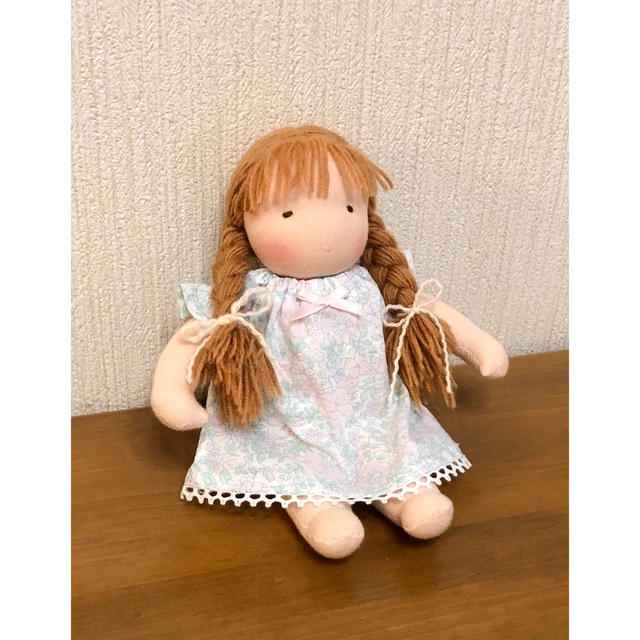 ウォルドルフ人形(20cm)+リバティ子ども服のセット - www