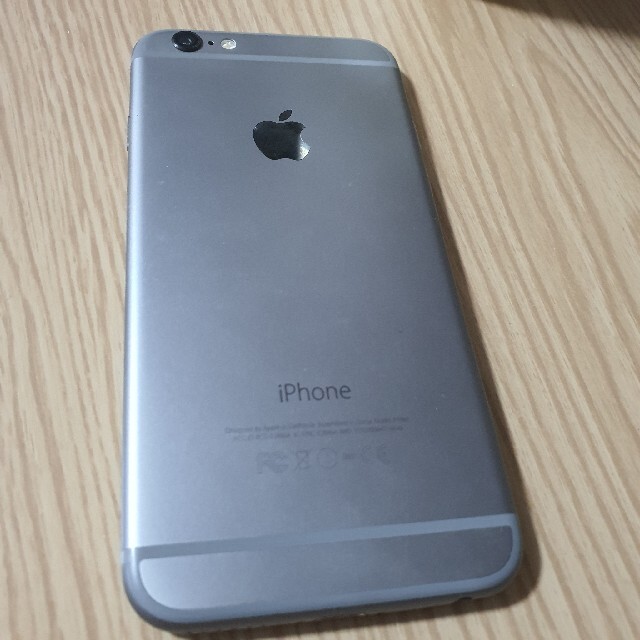 iPhone(アイフォーン)のiPhone 6 Space Gray 64 GB au スマホ/家電/カメラのスマートフォン/携帯電話(スマートフォン本体)の商品写真