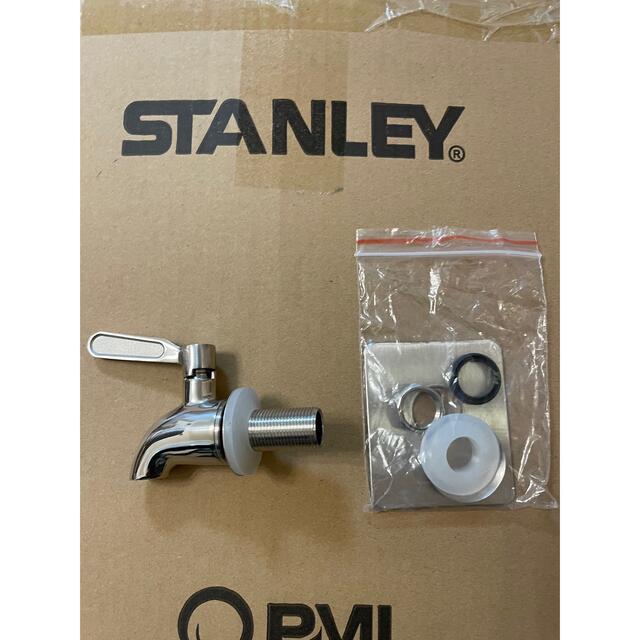 Stanley(スタンレー)の未使用　STANLEY ウォータージャグ　7.5L ステンレスコック付　送料込 スポーツ/アウトドアのアウトドア(調理器具)の商品写真