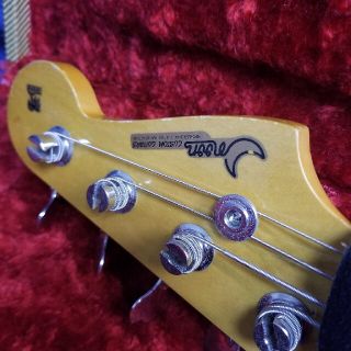 フェンダー(Fender)のMoon ジャズベース 傷多数 今沢カゲロウ？サイン入り(エレキベース)