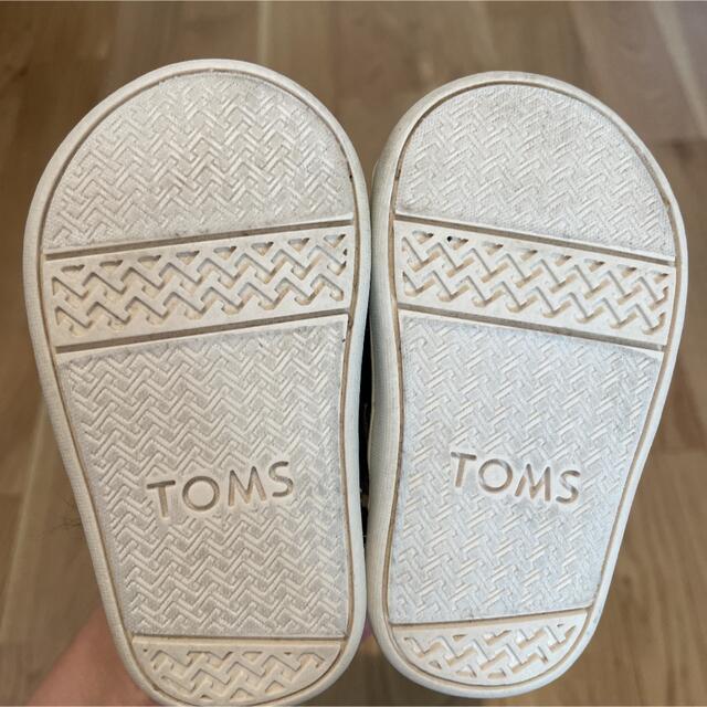 TOMS(トムズ)の《美品》TOMSベビーシューズ 11cm キッズ/ベビー/マタニティのベビー靴/シューズ(~14cm)(スニーカー)の商品写真