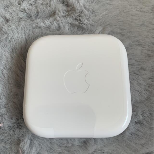 Apple(アップル)のApple純正　イヤホン　アップル　新品 スマホ/家電/カメラのオーディオ機器(ヘッドフォン/イヤフォン)の商品写真