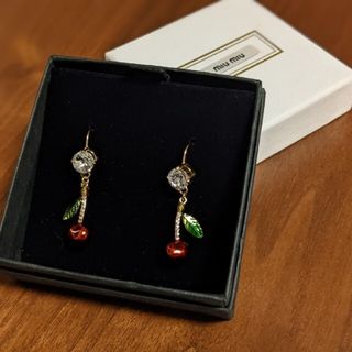 ミュウミュウ イヤリングの通販 100点以上 | miumiuを買うならラクマ