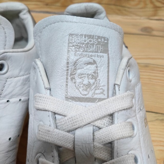 adidas(アディダス)の美品 【三越伊勢丹】 adidas STAN SMITH S75075 26cm メンズの靴/シューズ(スニーカー)の商品写真