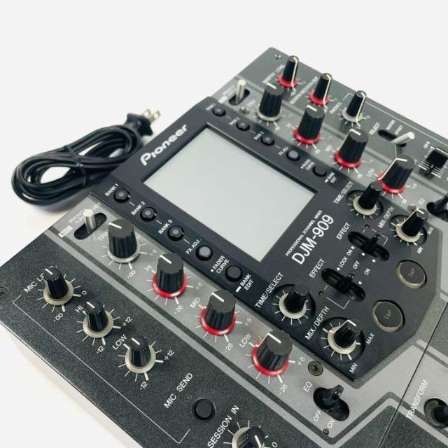 Pioneer(パイオニア)の【美品】pioneer DJM-909 2チャンネルミキサー 最上位機 04年製 楽器のDJ機器(DJミキサー)の商品写真