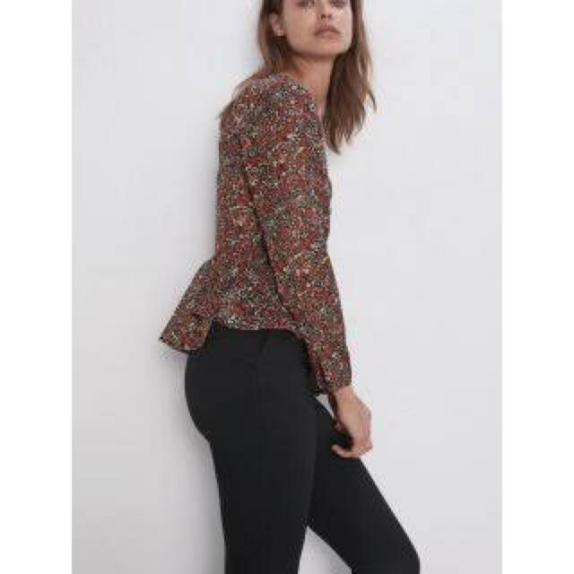 ZARA(ザラ)の美品　ZARA ザラ　シースルー　花柄　シャツ　ブラウス　人気　完売　黒　可愛い レディースのトップス(シャツ/ブラウス(長袖/七分))の商品写真