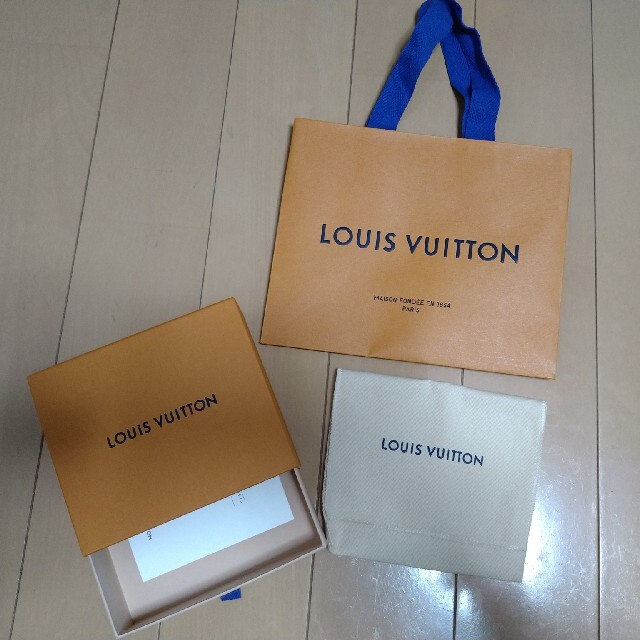 LOUIS VUITTON - 激安☆ルイビィトン 紙袋、収納袋、空箱セットの通販