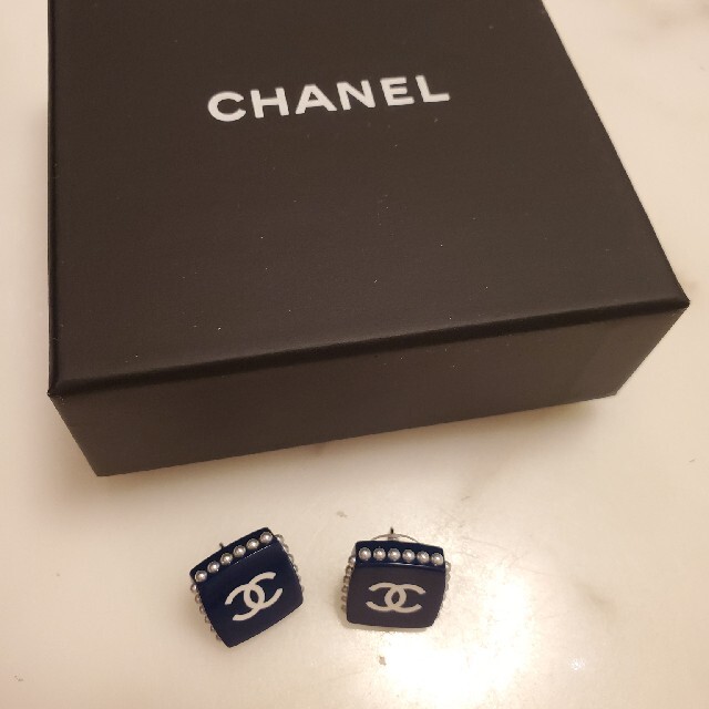 完売品【CHANEL】シャネルスクエアプレートピアス★未使用