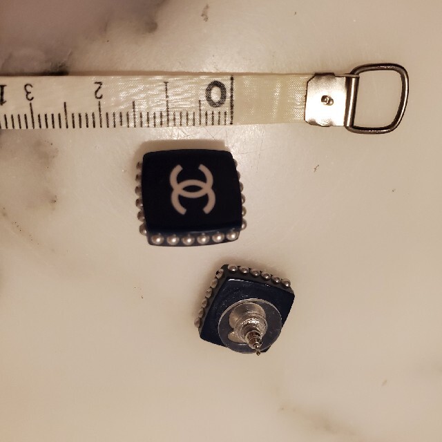 完売品【CHANEL】シャネルスクエアプレートピアス★未使用