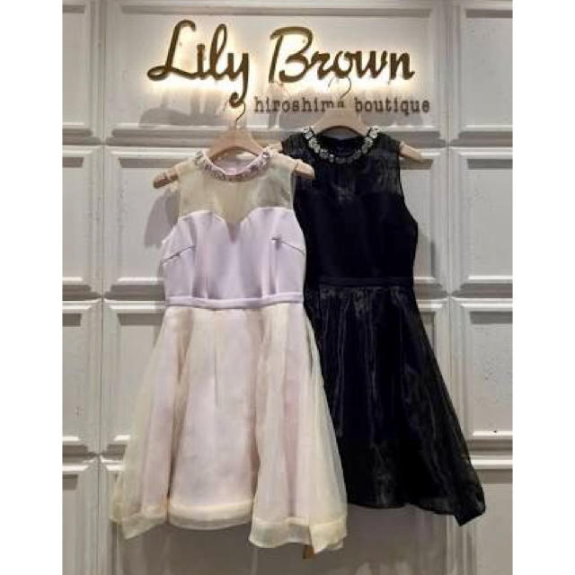 Lily Brown(リリーブラウン)の未使用 美品 リリーブラウン ドレス ピンク フレア ビジュー付き ワンピース レディースのワンピース(ミニワンピース)の商品写真