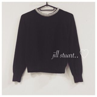 ジルスチュアート(JILLSTUART)の首元ビジュー付きニット♡(ニット/セーター)