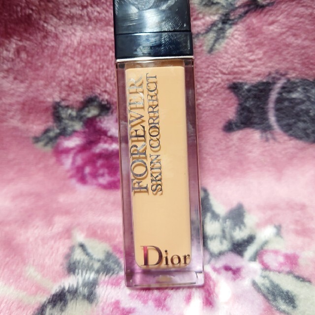 Dior ディオールスキンフォーエヴァースキンコレクトコンシーラー 3N コスメ/美容のベースメイク/化粧品(コンシーラー)の商品写真
