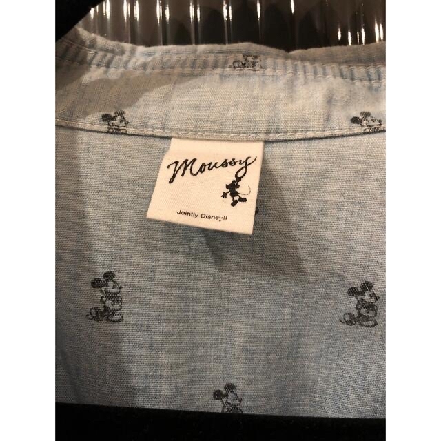 【レア】moussy × Disney　コラボ デニムシャツ レディースのトップス(シャツ/ブラウス(長袖/七分))の商品写真