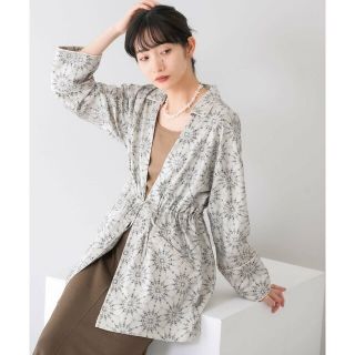 ケービーエフ(KBF)の【BEIGE】ドロストプリントガウン(その他)