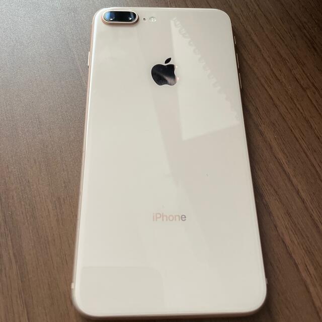 iphone8 plus 64gb ピンクゴールド スマホ/家電/カメラのスマートフォン/携帯電話(スマートフォン本体)の商品写真