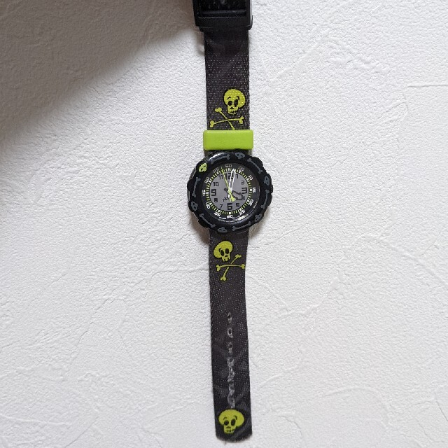 swatch(スウォッチ)の【限定値下げ】スウォッチ キッズ用腕時計 フリックフラック キッズ/ベビー/マタニティのこども用ファッション小物(腕時計)の商品写真