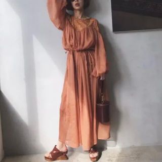 アメリヴィンテージ(Ameri VINTAGE)のAMERI アメリ　MEDI NASTURTIUM OVERDRESS(ロングワンピース/マキシワンピース)