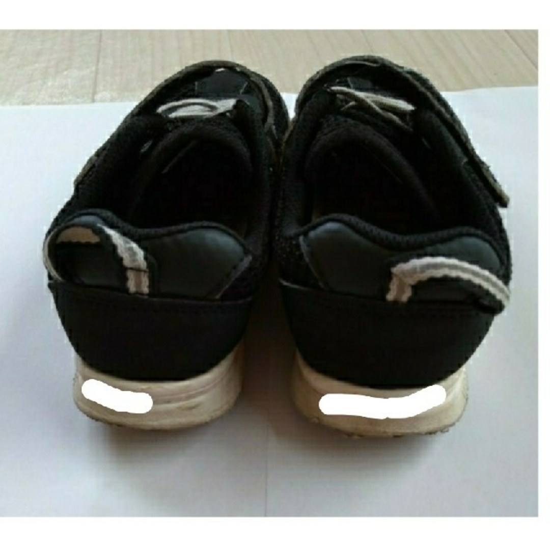靴　イフミー　黒　18  18.5  19　キッズ　スニーカー キッズ/ベビー/マタニティのキッズ靴/シューズ(15cm~)(スニーカー)の商品写真
