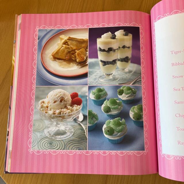 Disney(ディズニー)のDISNEY PRINCESS COOKBOOK(H) エンタメ/ホビーの本(洋書)の商品写真