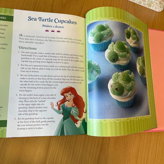 Disney(ディズニー)のDISNEY PRINCESS COOKBOOK(H) エンタメ/ホビーの本(洋書)の商品写真