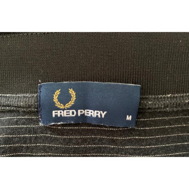 FRED PERRY(フレッドペリー)のFRED PERRY フレッドペリー　ポロシャツ　ドット　黒　人気　完売 レディースのトップス(ポロシャツ)の商品写真