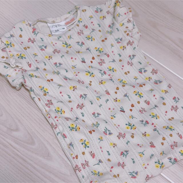 ZARA(ザラ)のZARA♡リブフラワーTシャツ キッズ/ベビー/マタニティのキッズ服女の子用(90cm~)(Tシャツ/カットソー)の商品写真