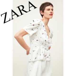 ザラ(ZARA)の美品　ZARA ザラ　花柄　刺繍　トップス　ブラウス　シャツ　人気　完売(シャツ/ブラウス(半袖/袖なし))