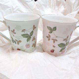 ウェッジウッド(WEDGWOOD)の【美品】ウェッジウッド ワイルドストロベリー ２個セット(グラス/カップ)